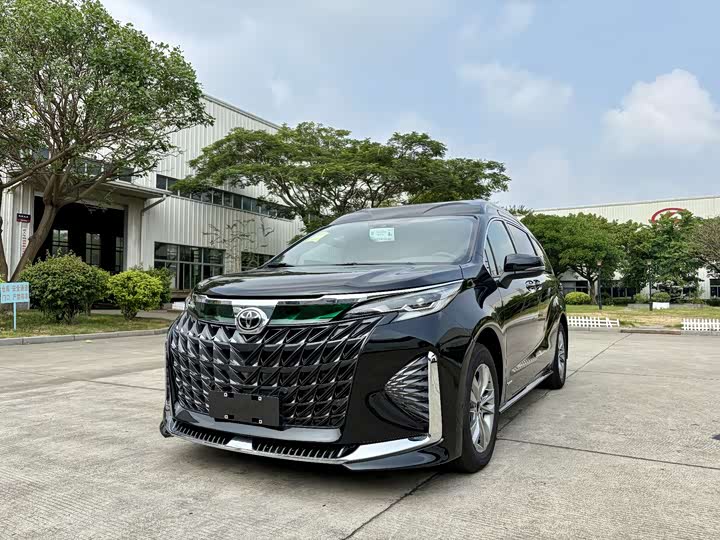 Фото 1 - Toyota Sienna