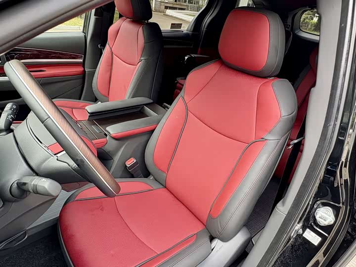 Фото 4 - Toyota Sienna