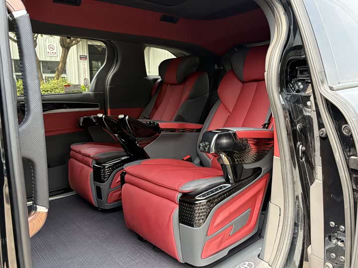 Фото 7 - Toyota Sienna