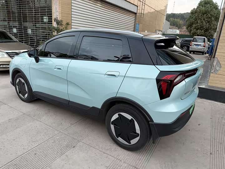 Фото 2 - Geely Geometry E Firefly