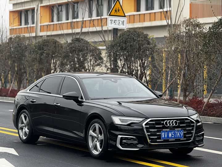 Фото 2 - Audi A6L