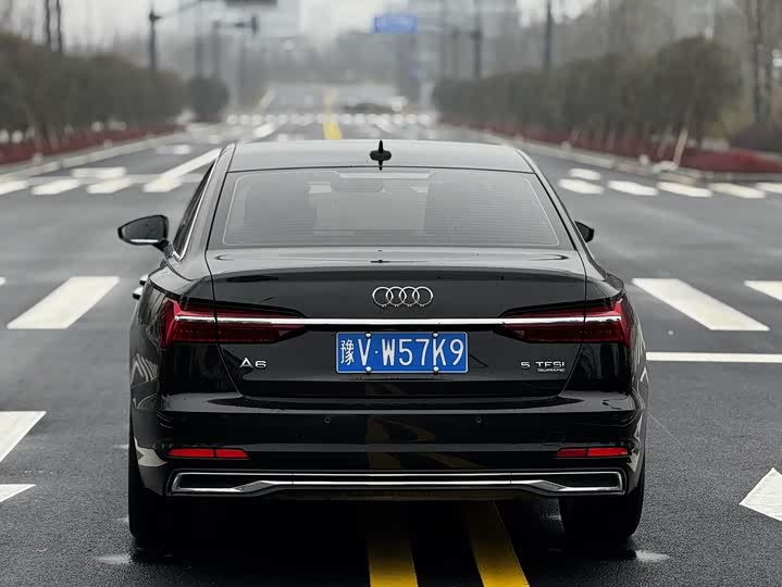 Фото 8 - Audi A6L