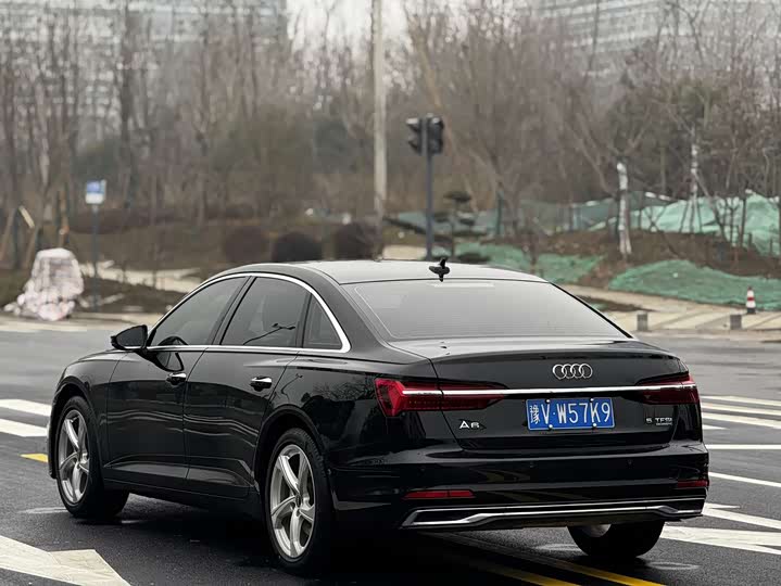 Фото 9 - Audi A6L