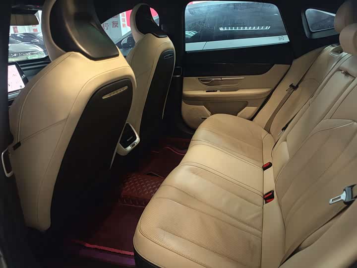 Фото 6 - XPeng P7