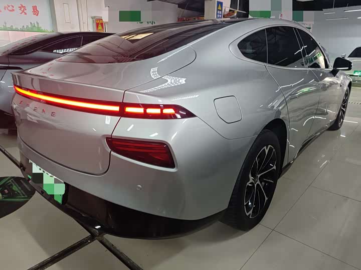 Фото 8 - XPeng P7