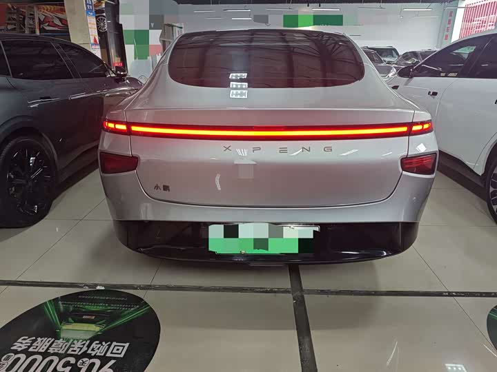 Фото 9 - XPeng P7