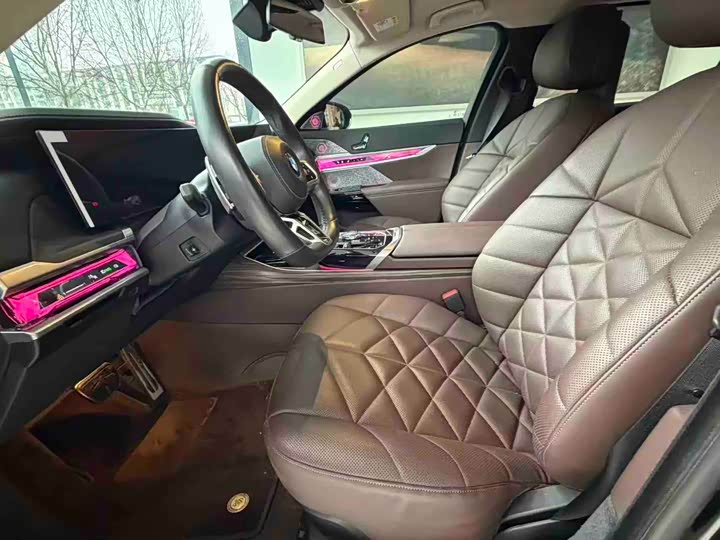 Фото 4 - BMW 7 Series