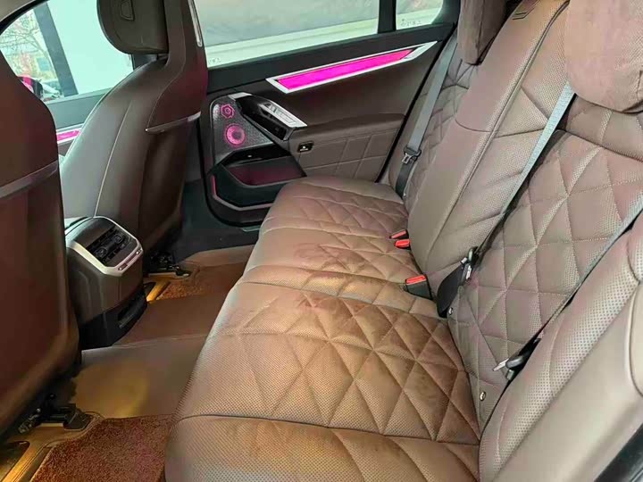 Фото 5 - BMW 7 Series