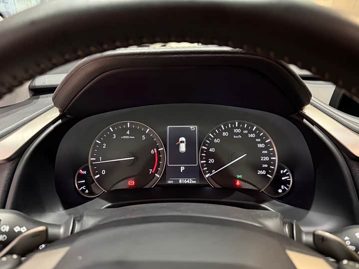 Фото 8 - Lexus RX