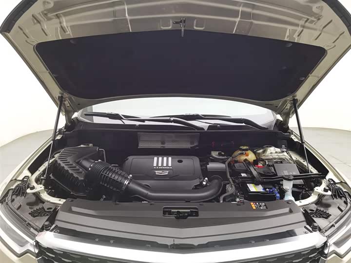 Фото 6 - Cadillac XT6