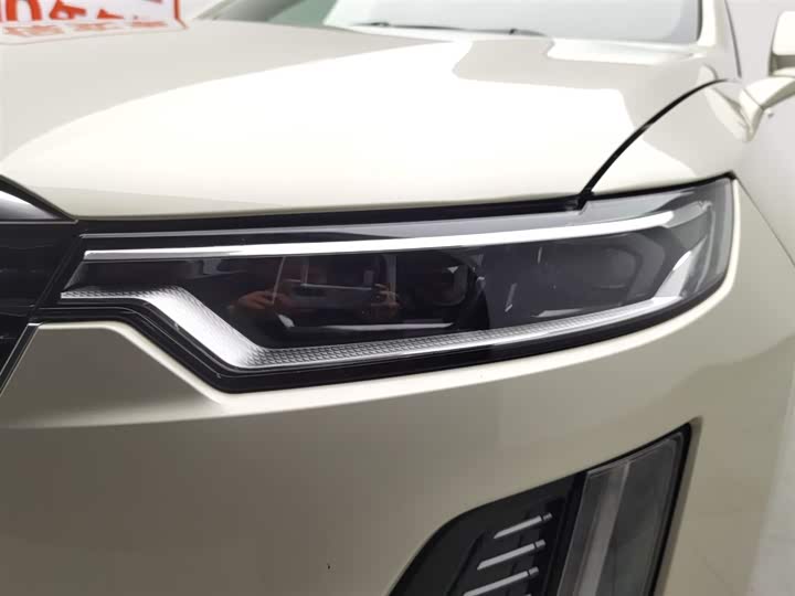 Фото 7 - Cadillac XT6