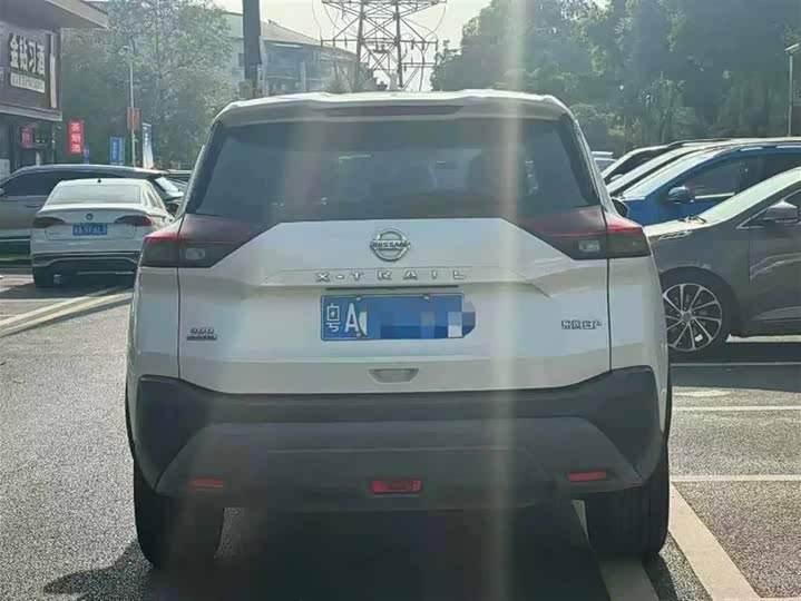 Фото 9 - Nissan X-Trail