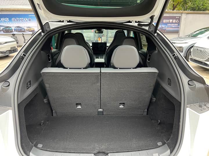 Фото 8 - Tesla Model Y