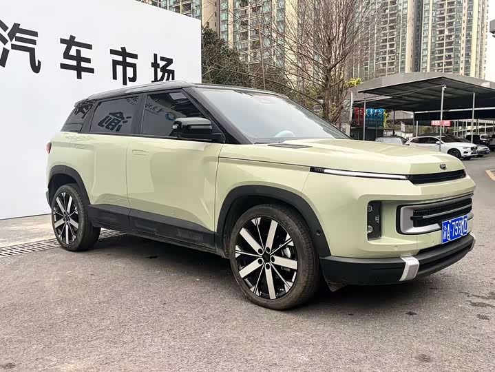 Фото 3 - Geely Icon