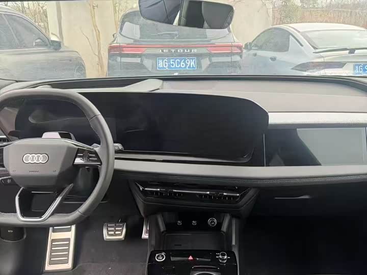 Фото 3 - Audi Q6L e-tron