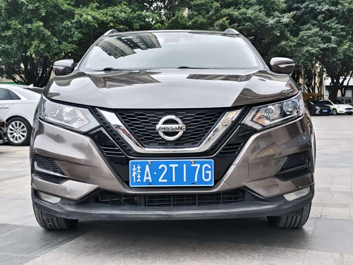 Фото 2 - Nissan Qashqai