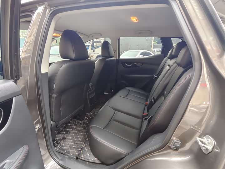 Фото 6 - Nissan Qashqai