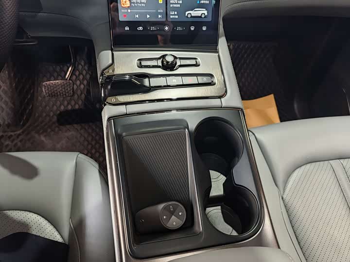 Фото 4 - Nio ES6