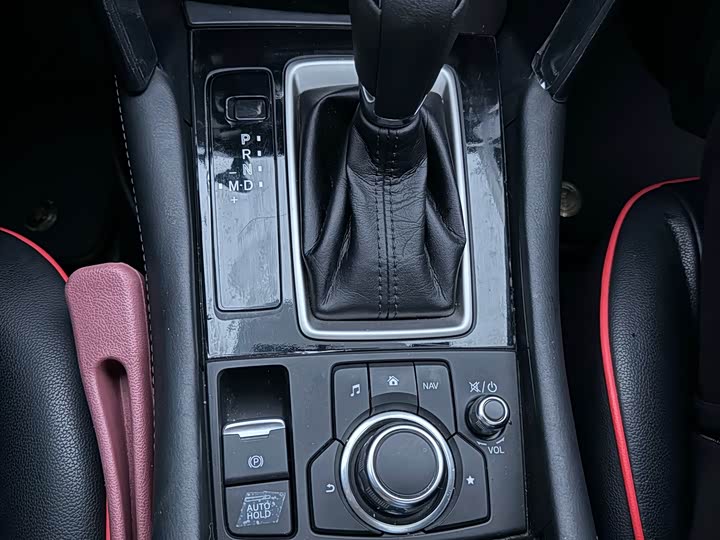 Фото 9 - Mazda CX-4