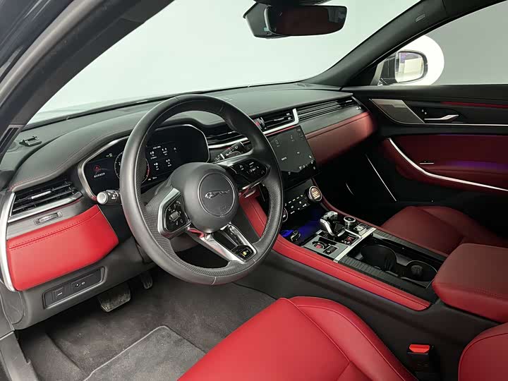 Фото 9 - Jaguar XF L