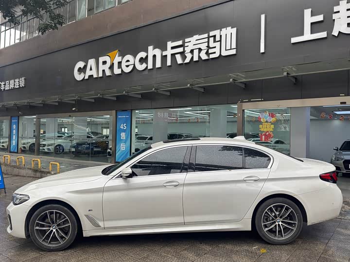 Фото 3 - BMW 5 Series