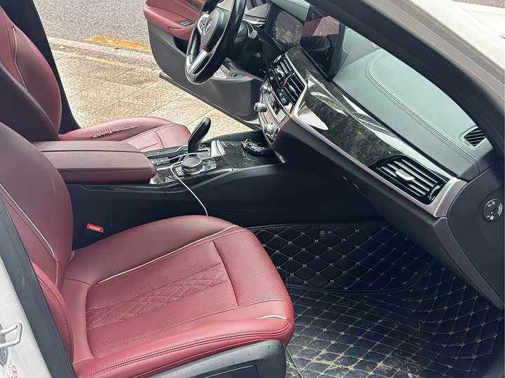 Фото 8 - BMW 5 Series