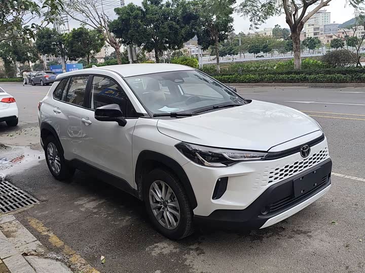 Фото 2 - Toyota Corolla Cross