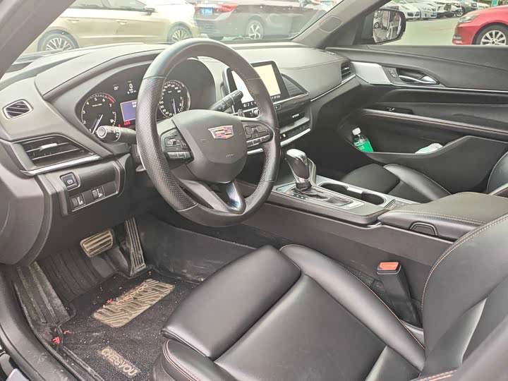 Фото 9 - Cadillac CT4