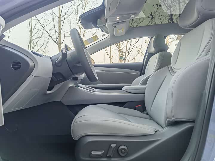 Фото 7 - XPeng Mona M03