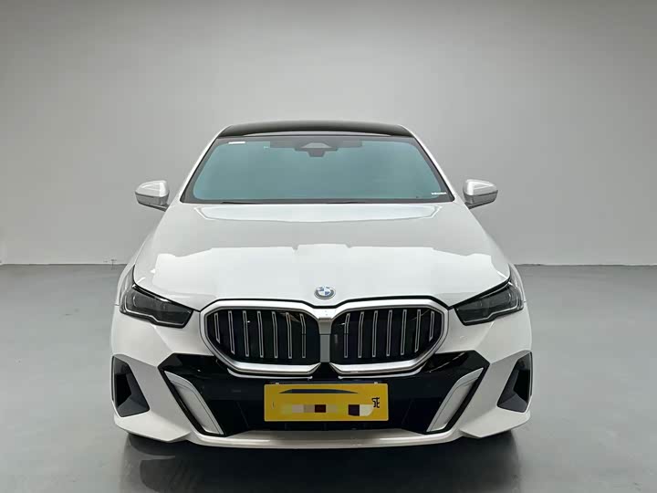 Фото 2 - BMW 5 Series
