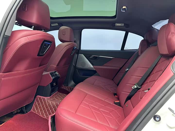 Фото 8 - BMW 5 Series