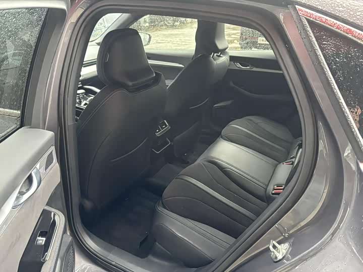 Фото 6 - Geely Preface