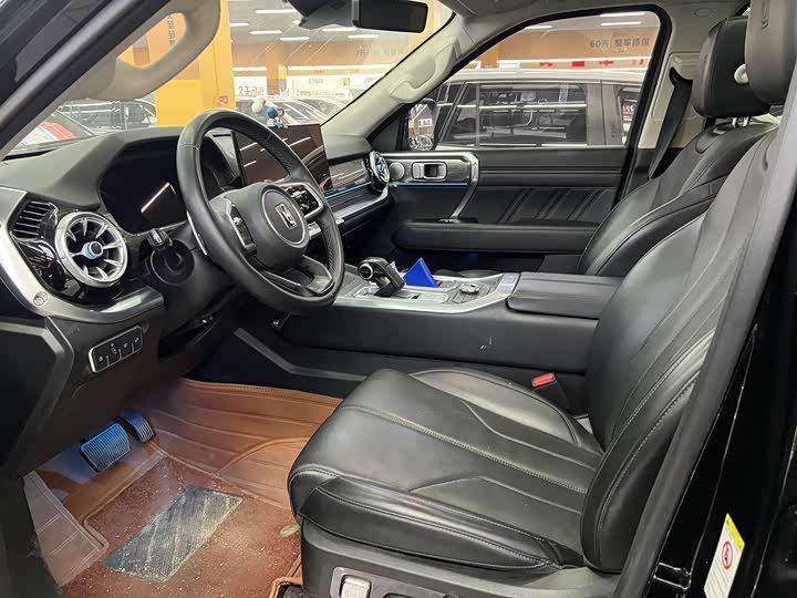 Фото 3 - Tank 400 Hybrid