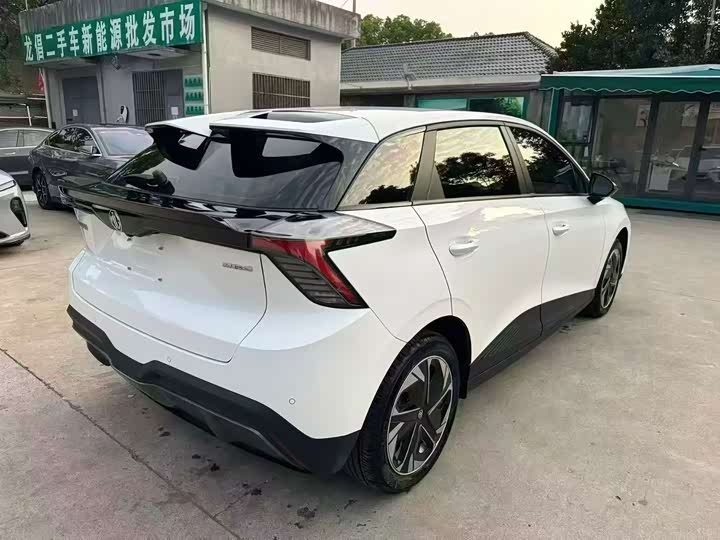 Фото 7 - MG Motor 4 EV