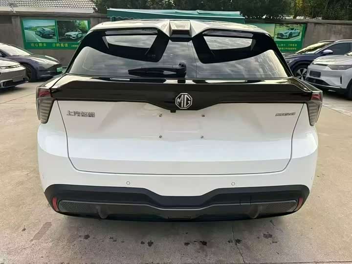 Фото 8 - MG Motor 4 EV