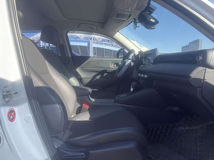 Фото 8 - Honda Vezel