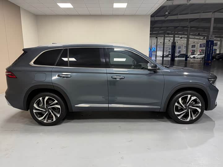 Фото 8 - Geely Monjaro