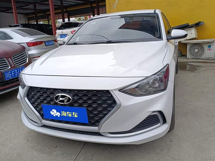 Фото 2 - Hyundai Celesta