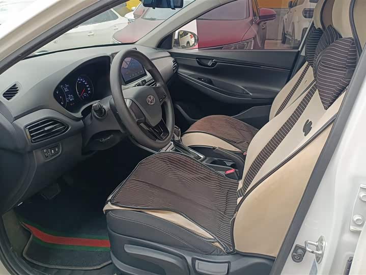 Фото 9 - Hyundai Celesta