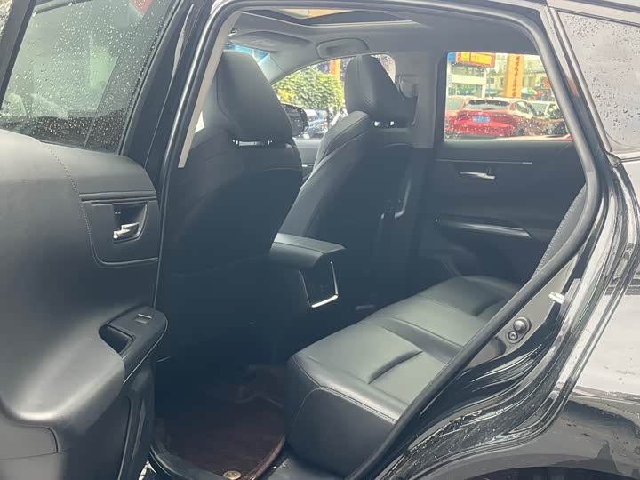 Фото 8 - Toyota Venza