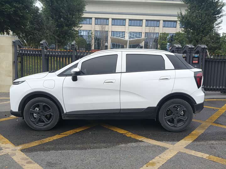 Фото 4 - Geely Geometry E Firefly