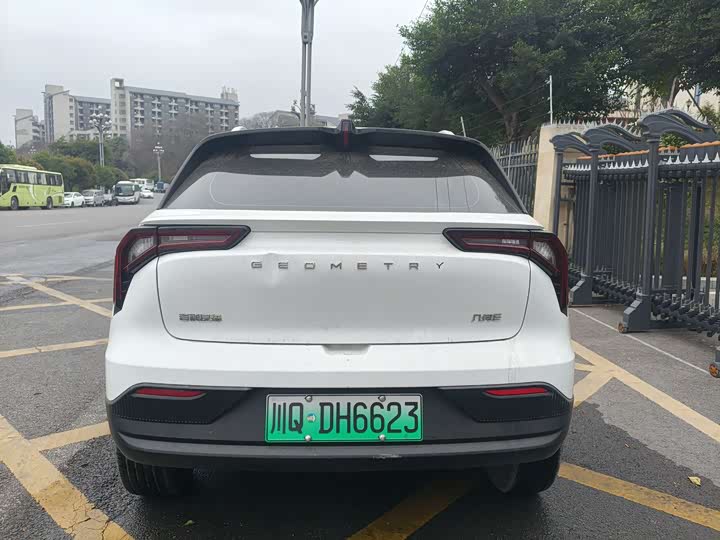 Фото 6 - Geely Geometry E Firefly