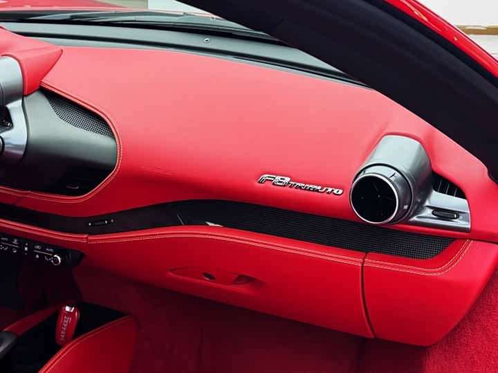 Фото 6 - Ferrari F8