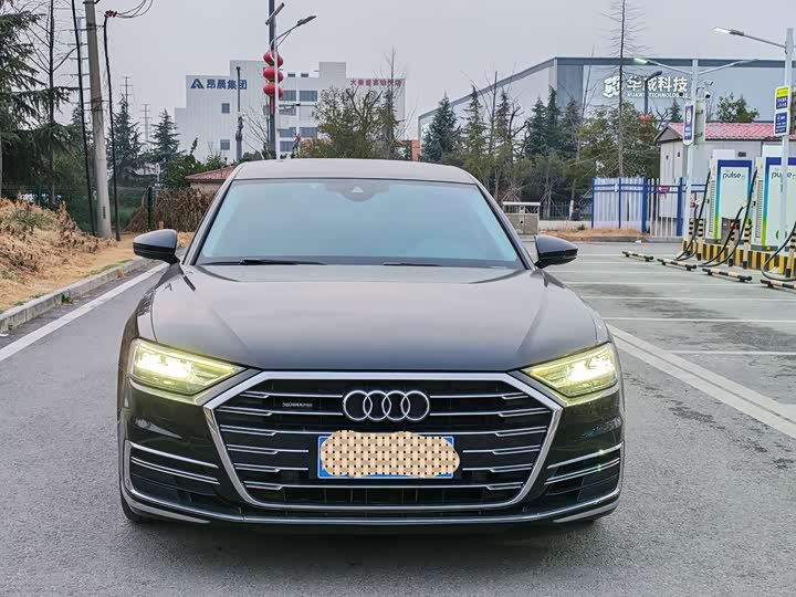 Photo 2 - Audi A8