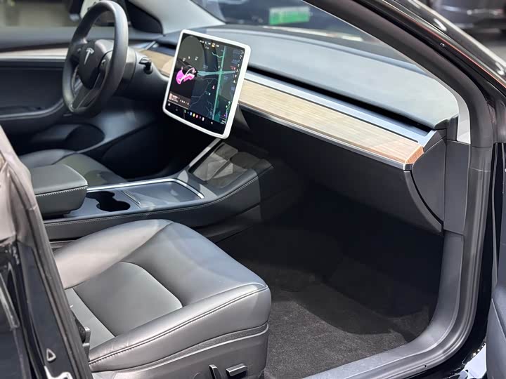 Фото 5 - Tesla Model 3