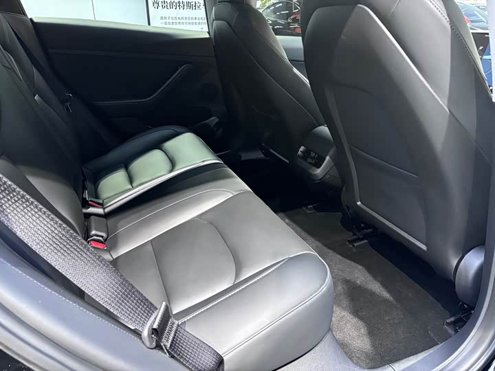 Фото 6 - Tesla Model 3