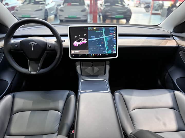 Фото 7 - Tesla Model 3