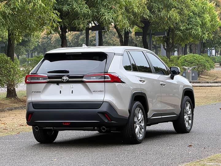 Photo 5 - Toyota Wildlander