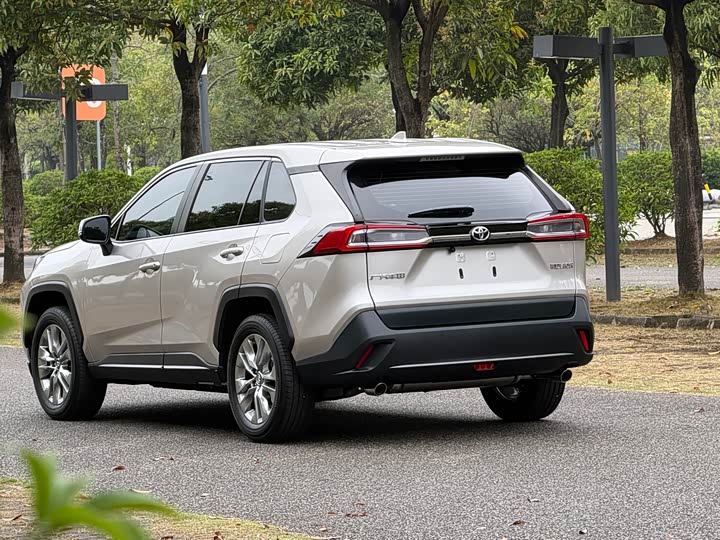 Photo 7 - Toyota Wildlander