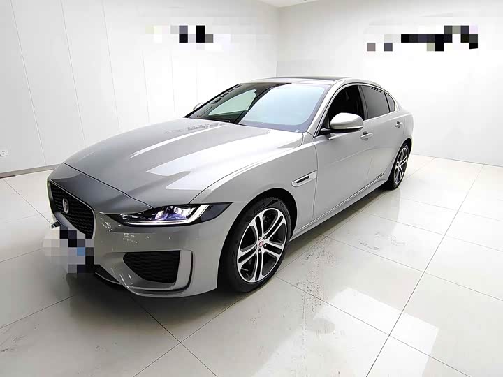 Фото 1 - Jaguar XE L